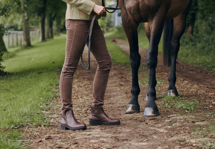 Honeysuckle Cordhose - Mocha